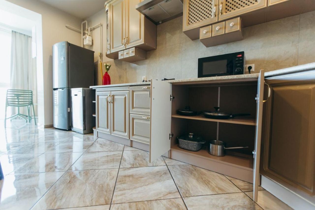 Atlant Luxury Big Family Apart On Golovna З Двома Окремими Спальнями Навпроти Тц Депот Безконтактне Заселення Черновцы Экстерьер фото