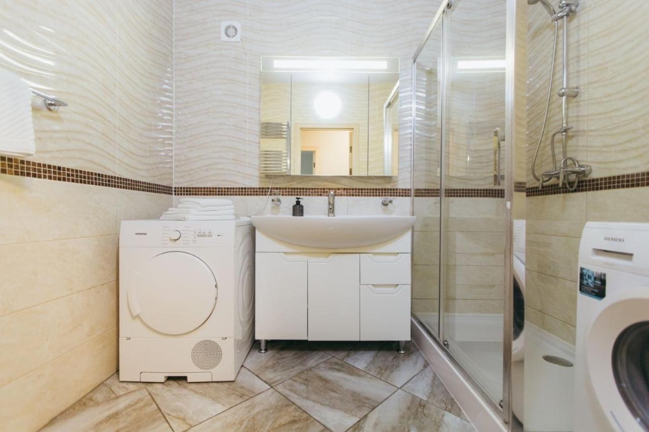 Atlant Luxury Big Family Apart On Golovna З Двома Окремими Спальнями Навпроти Тц Депот Безконтактне Заселення Черновцы Экстерьер фото