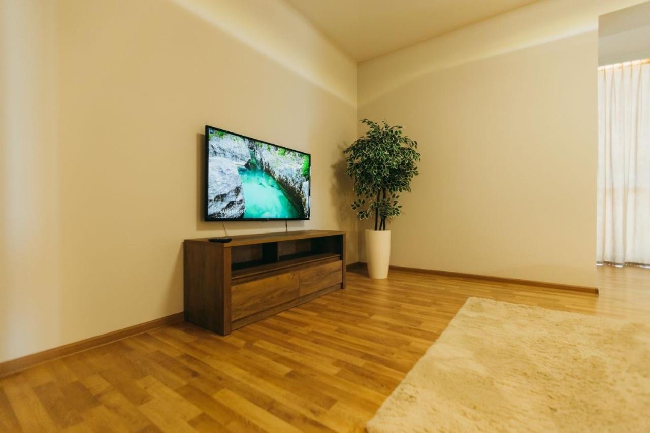 Atlant Luxury Big Family Apart On Golovna З Двома Окремими Спальнями Навпроти Тц Депот Безконтактне Заселення Черновцы Экстерьер фото